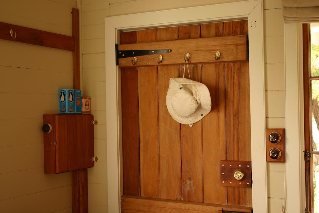 Bluff Hill Bed & Breakfast Napier Room photo